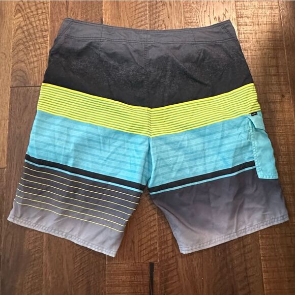 O’Neill Lennox board shorts size 38 - Picture 2 of 5